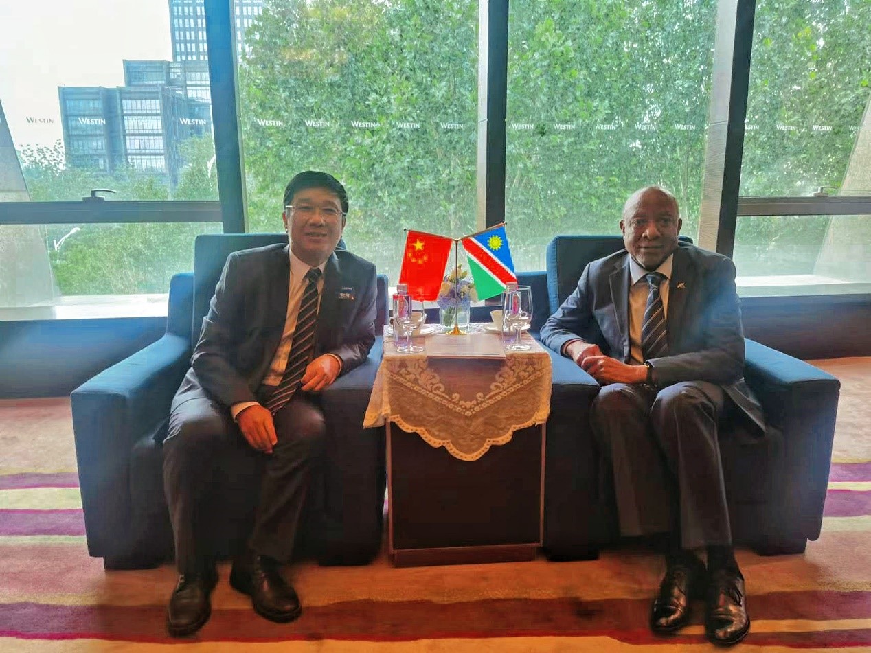 中非合作论坛期间贝博艾弗森资源 董事长王平卫拜会三国总统